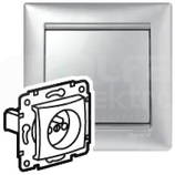 VALENA 2P+Z aluminium Gniazdo z przesłoną