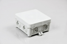 K76/T 73x73x42 7-we IP54 Puszka natynkowa