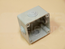 Kołnierz 75x75mm 4-dławnice Puszka natynkowa do gn.tablicowych prostych
