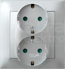 IMPRESJA 2x2P+Z SCHUKO IP20 srebrny Gniazdo podwójne z przesłonami styków