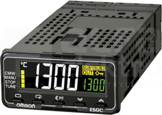E5GC-QX2DCM-000 Regulator temperatury