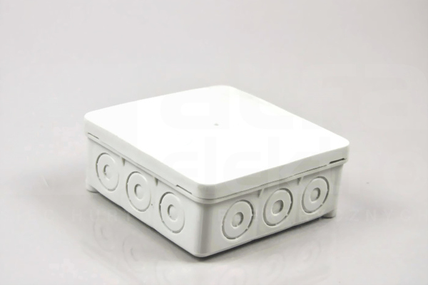 K80/T 86x86x35 12-we IP54 Puszka natynkowa z listwą zaciskową