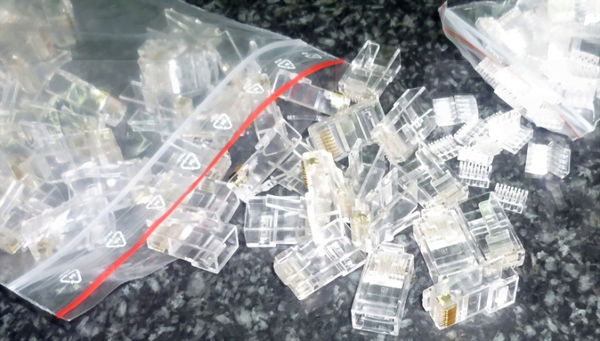 Wtyk RJ45 kat.6e wtyki UTP (50szt) Szafa 19 akcesoria